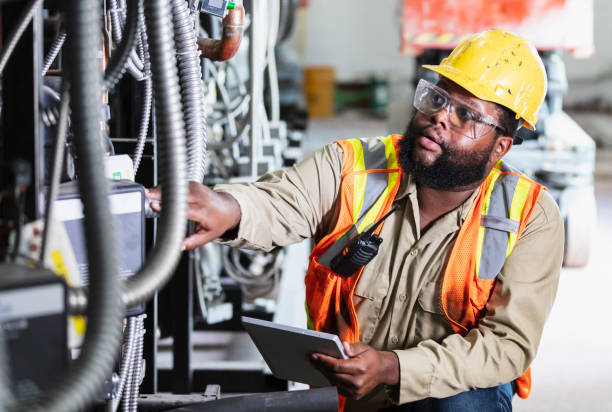 Best Affordable Electrician  in Pleasant Hills, OH